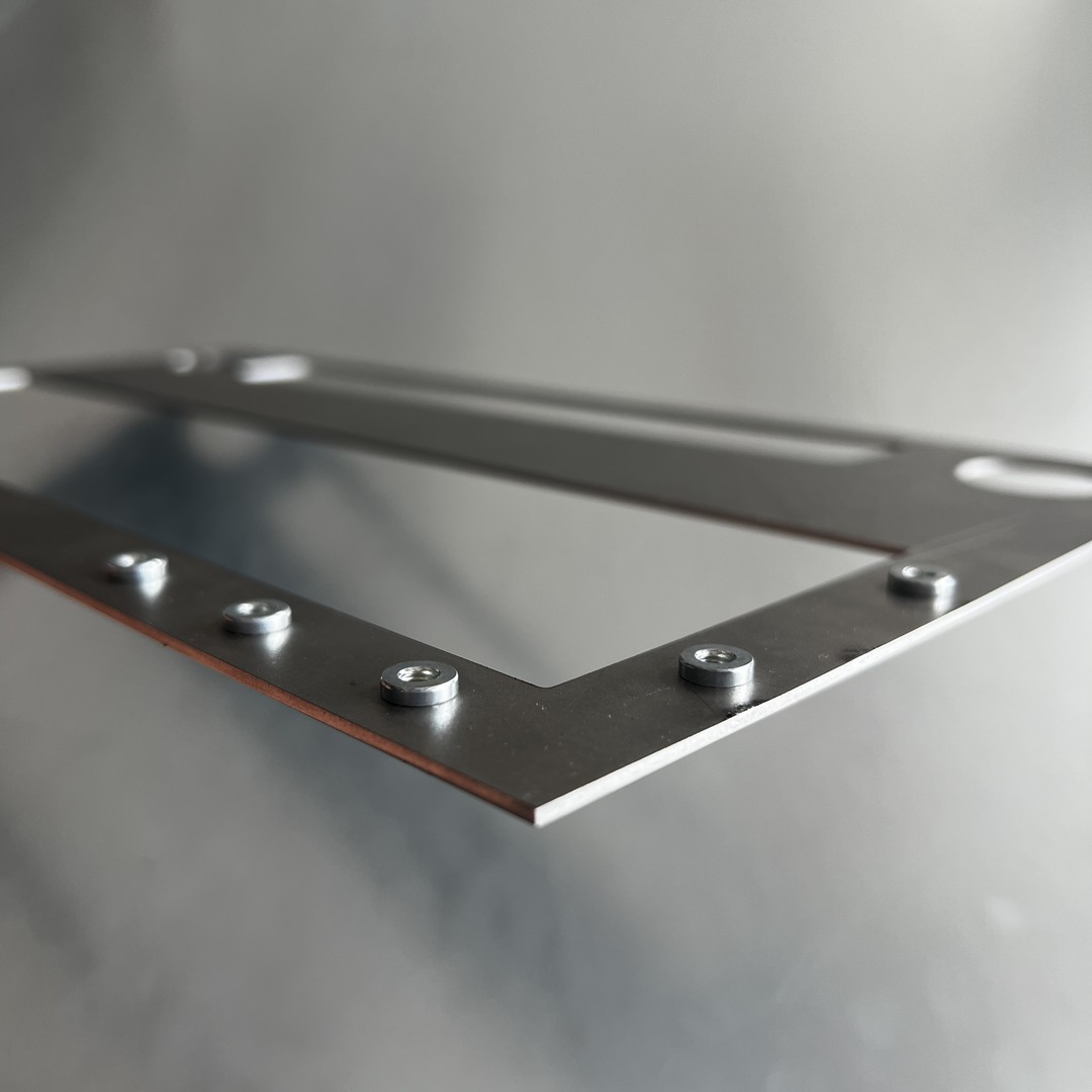 Estampado CNC personalizado de piezas de metal para la fabricación de chapa