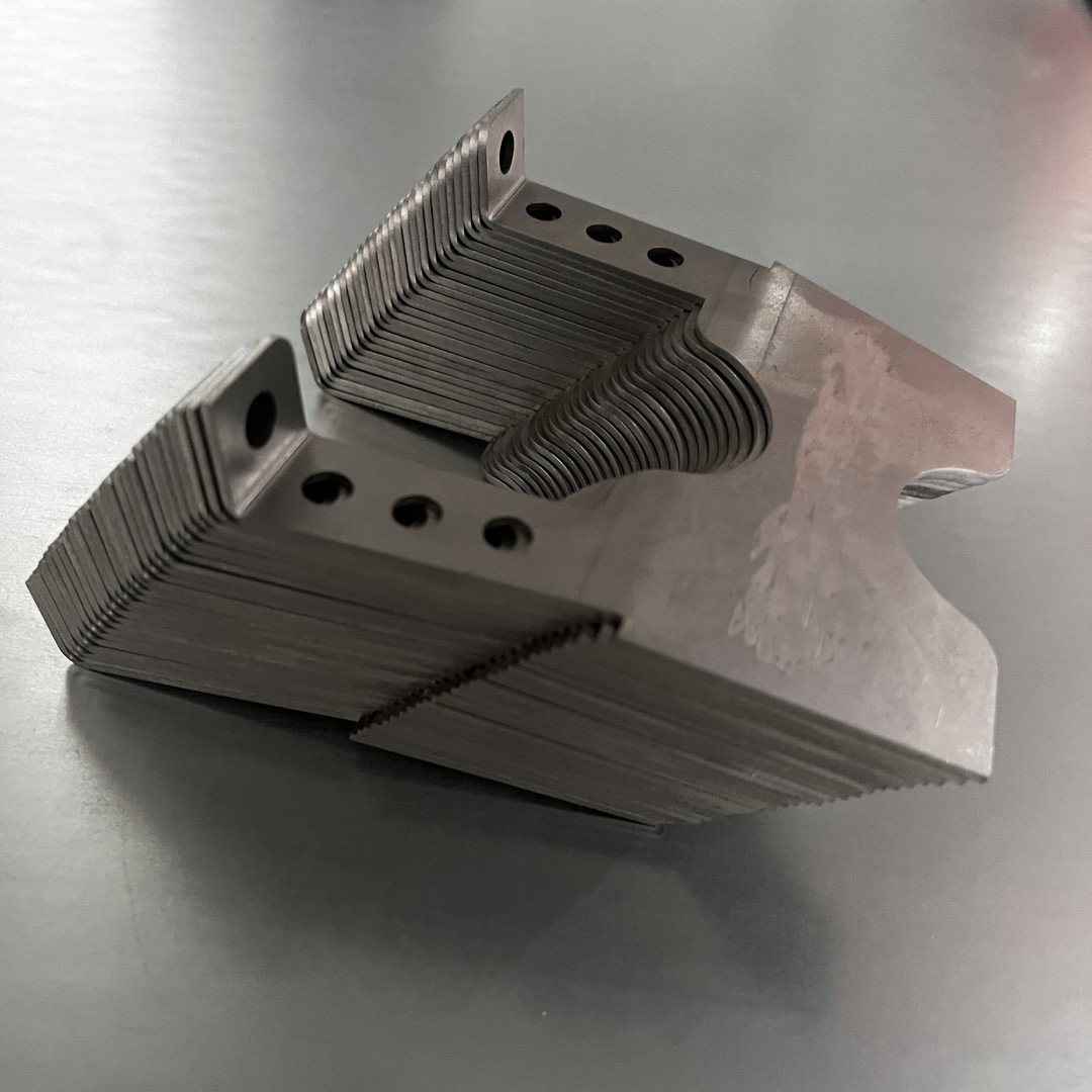 Soporte de soporte de barandilla de escalera de acero de metal dividido mini de fabricación de metal personalizado