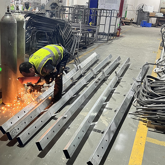 Fabricación de metal de acero inoxidable para soldadura de equipos industriales